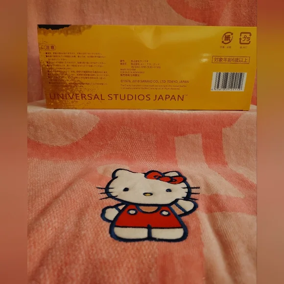 JAPAN EXCLUSIVE & COLLECTOR'S ITEM - Hello Kitty x Chucky 9 Inch Plushie Set - Picture 13 of 14